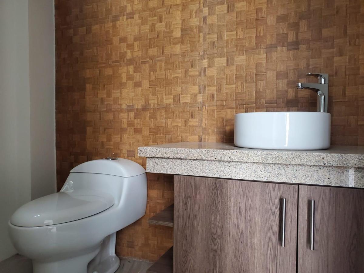 Casa de Venta en La Urbanización Condado de Vicolinci, Diseño Contemporaneo, Guayas — imagen 6