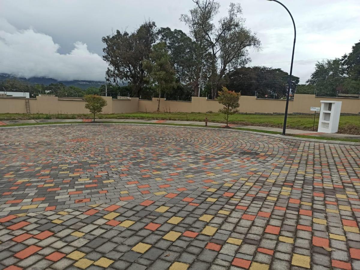 Terreno en Puembo en Urbanización Exclusiva — imagen 2