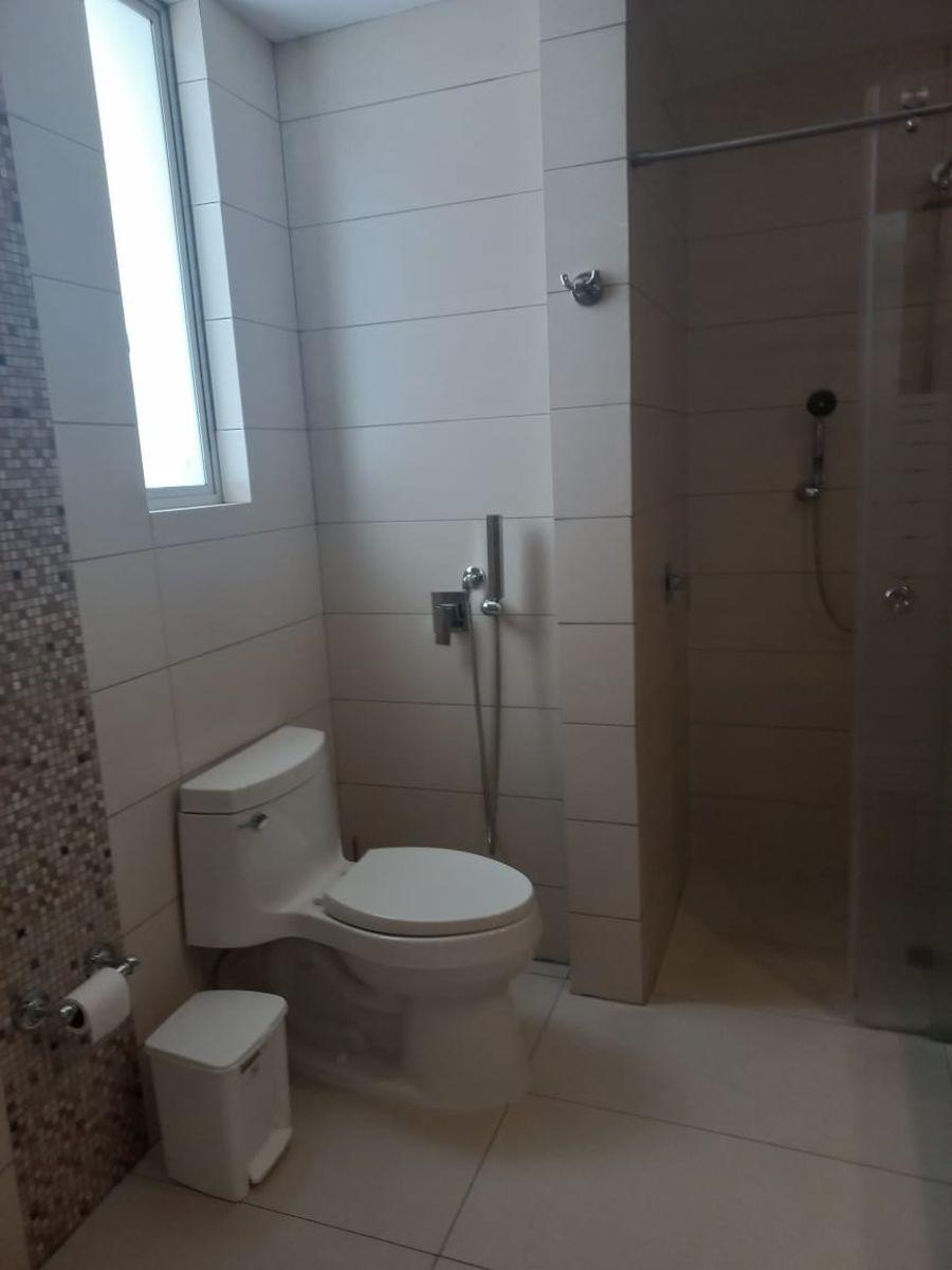 Elegancia y Vista Privilegiada: Espectacular Departamento en La González Suárez — imagen 6