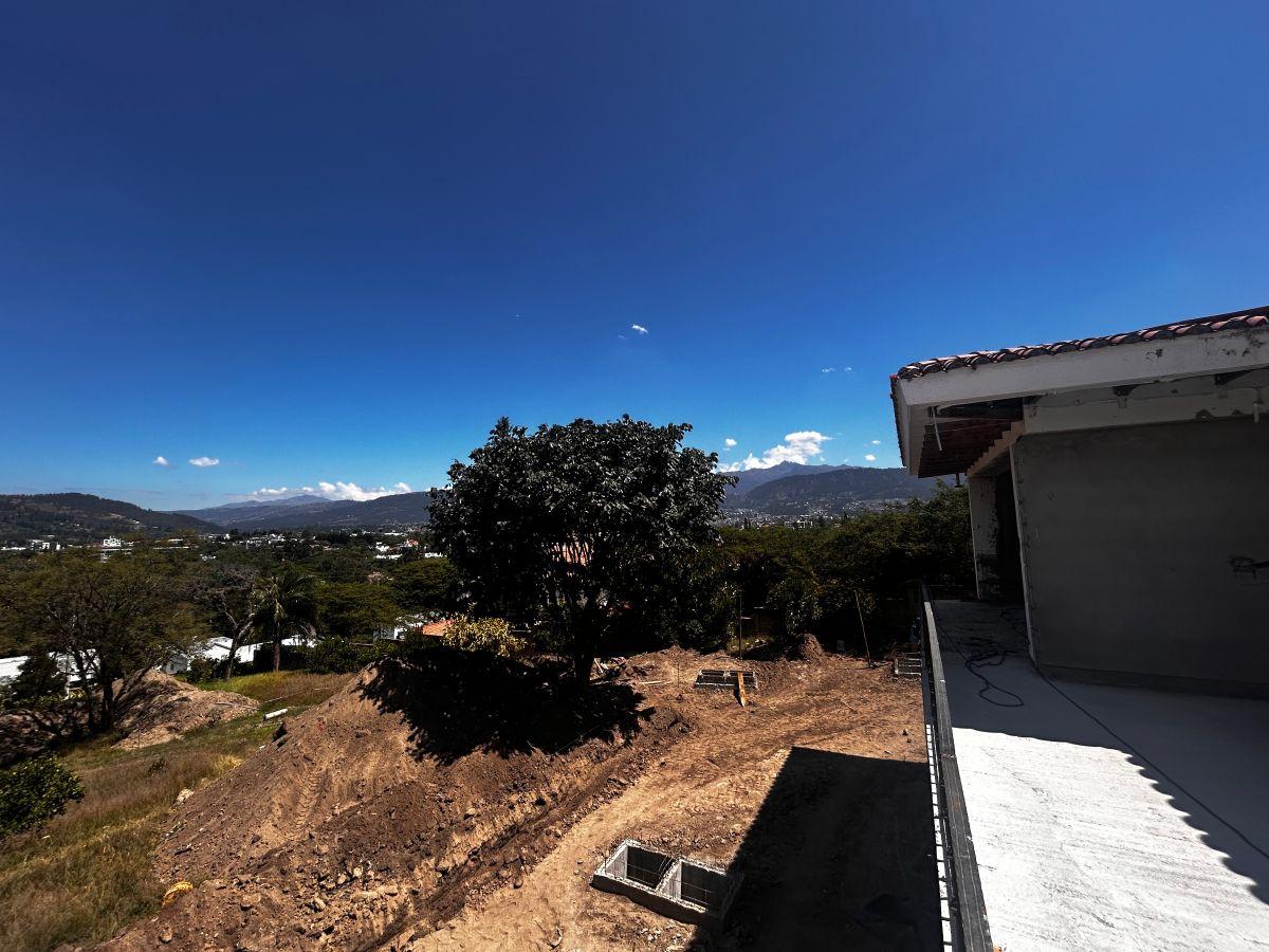 Vendo Amplio Departamento con Jardín 3 Dorm. en Tumbaco Sector San Jorge — imagen 10