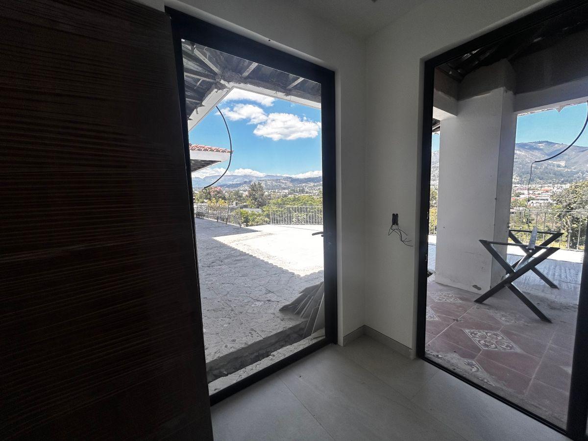 Vendo Amplio Departamento con Jardín 3 Dorm. en Tumbaco Sector San Jorge — imagen 9