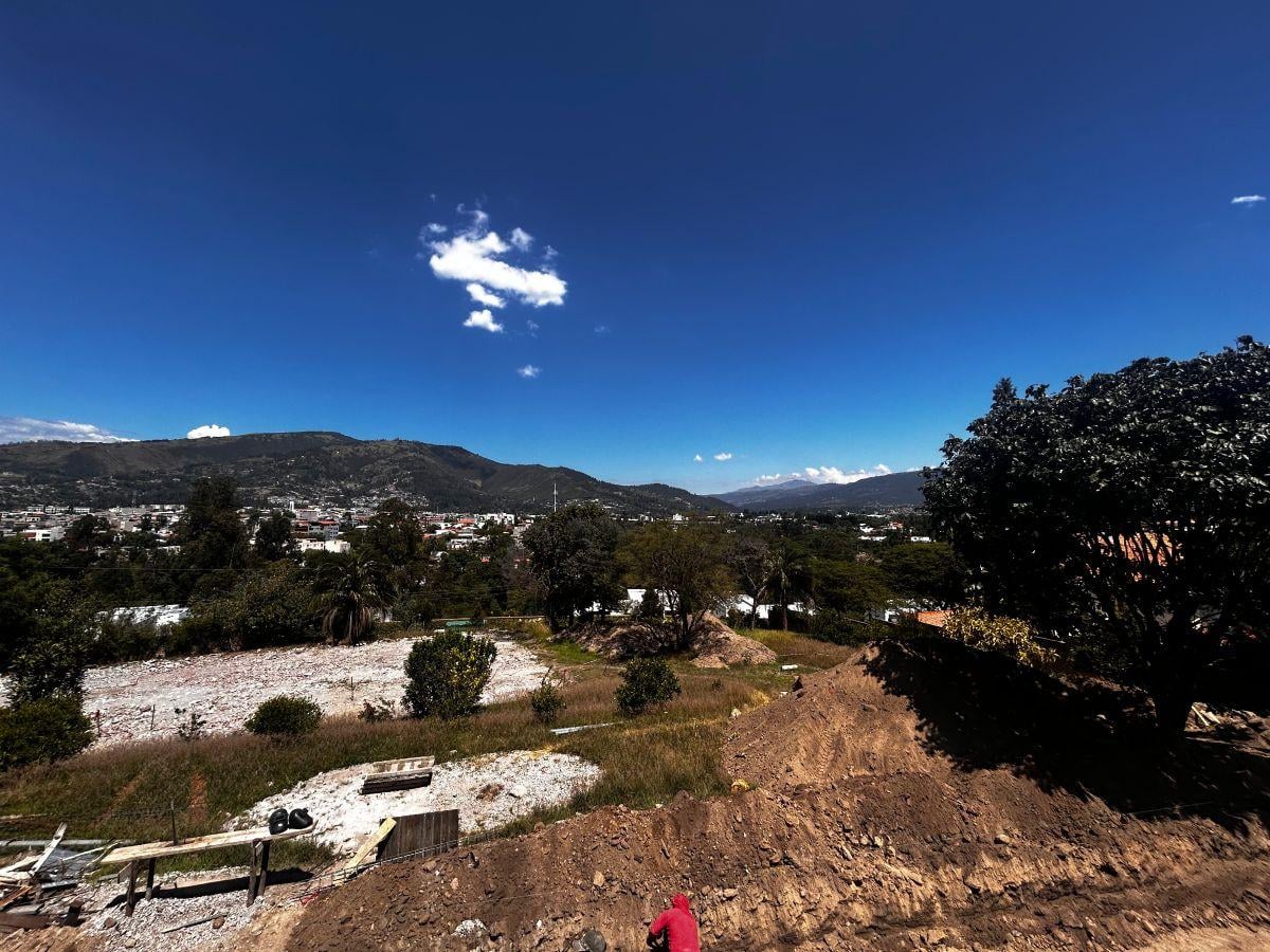Vendo Amplio Departamento con Jardín 3 Dorm. en Tumbaco Sector San Jorge — imagen 7