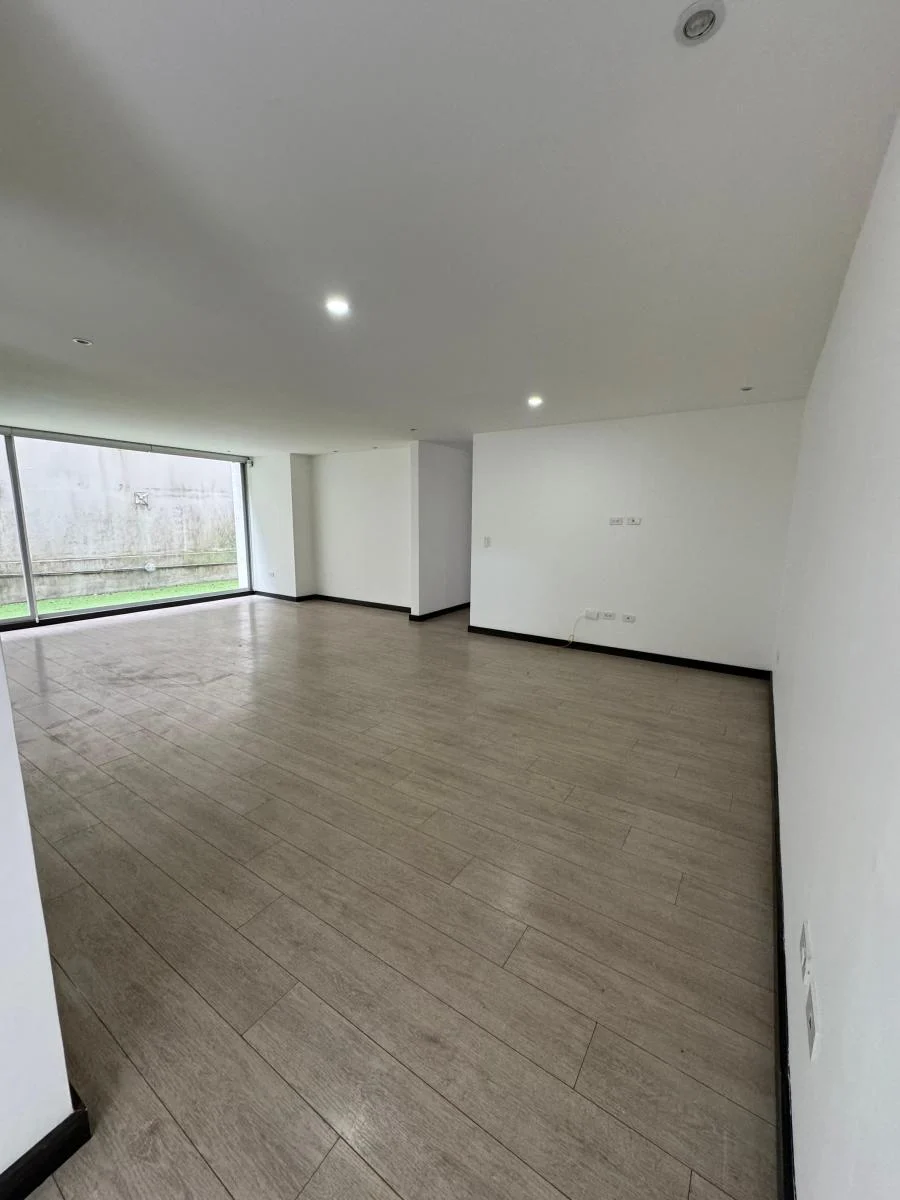 De Venta Hermoso Departamento (González Suárez) — imagen 10
