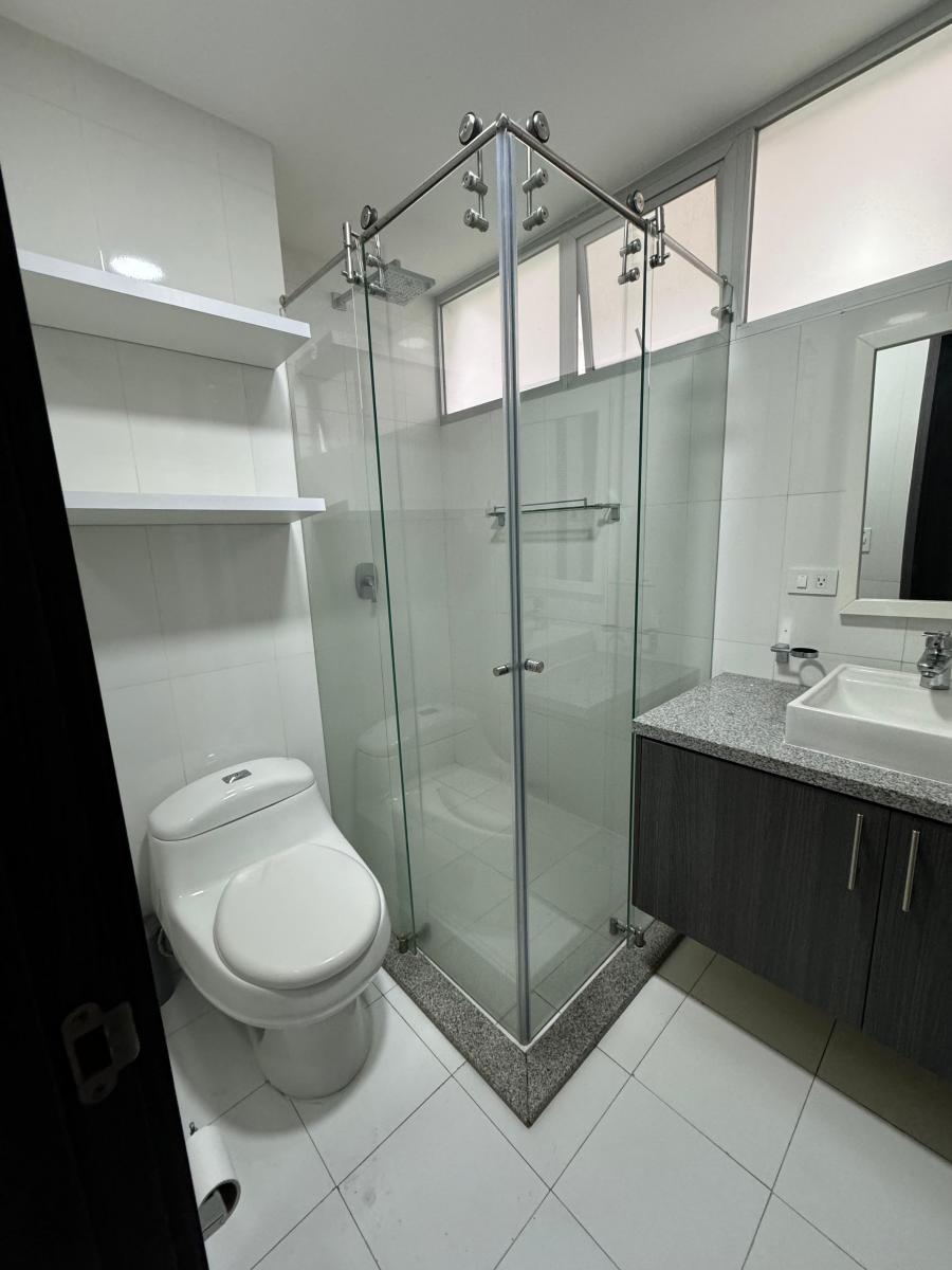 De Venta Hermoso Departamento (González Suárez) — imagen 2
