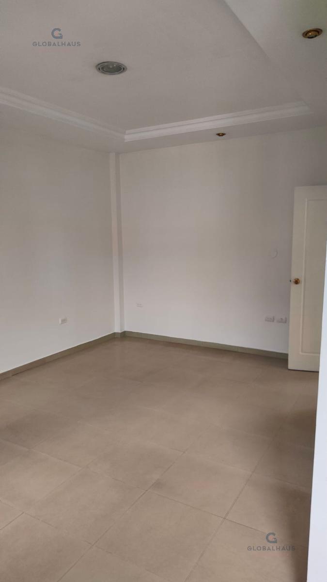 Venta Casa con Suite Independiente Oportunidad en Urdenor 1, Guayaquil Norte 4 Dorm.. J. C. Guayas — imagen 2
