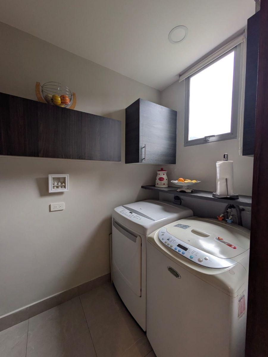 Hermoso Departamento de Venta en San Juan de Cumbaya — imagen 7