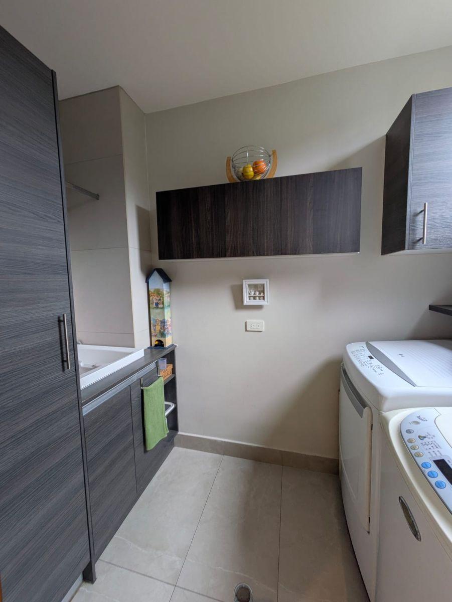 Hermoso Departamento de Venta en San Juan de Cumbaya — imagen 6
