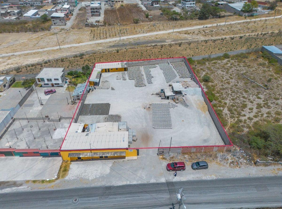 Terreno de 2944 m² en Venta en Calle Principal con Uso Comercial en San Antonio - Mitad del Mundo — imagen 9
