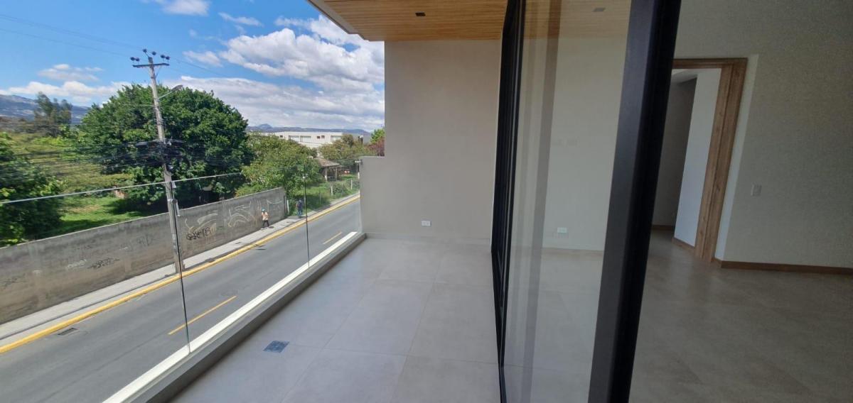 Departamento por Estrenar, Edificio de Lujo, Tumbaco, Cerca de Ruta Viva. Provincia de Pichincha — imagen 6