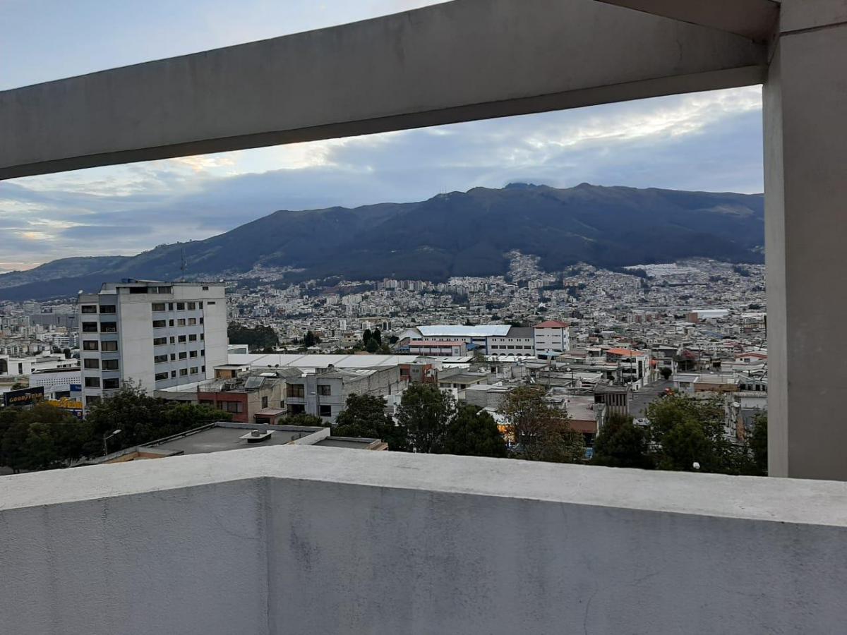 Re/max Futuro Vende Moderno Departamento de 100 m² Sector de Monteserrin — imagen 8