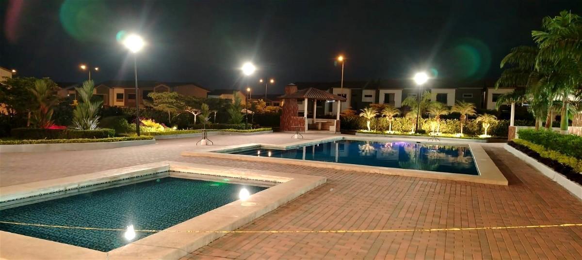 Terreno en Venta en Via a La Costa 209 m Urb Costalmar 2 Estf, Guayas — imagen 2