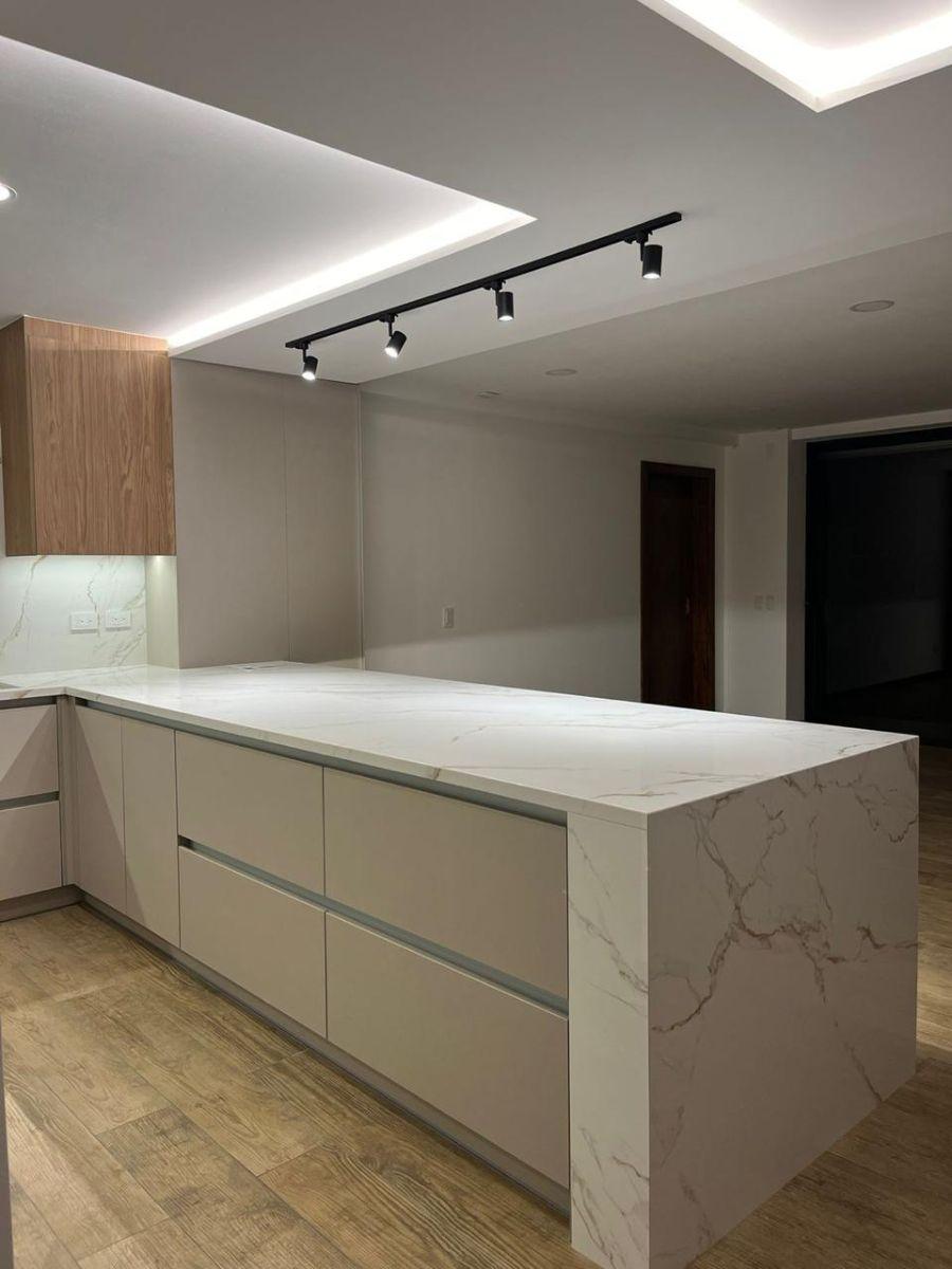 Casa de 220 m² con 3 Habitaciones en Venta en González Suárez — imagen 8