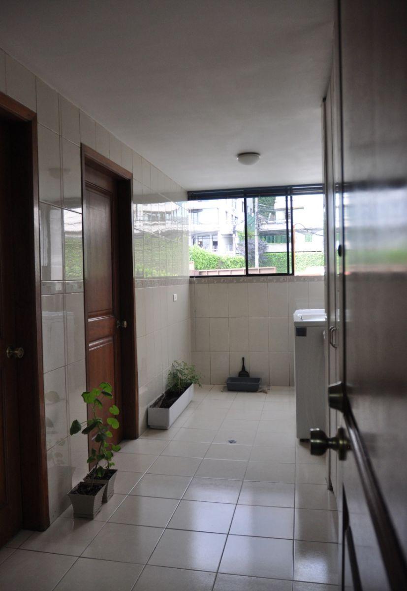 Vendo Departamento Cerca de Centros Comerciales, Colegios, Bancos, Sector Quito Tenis — imagen 8