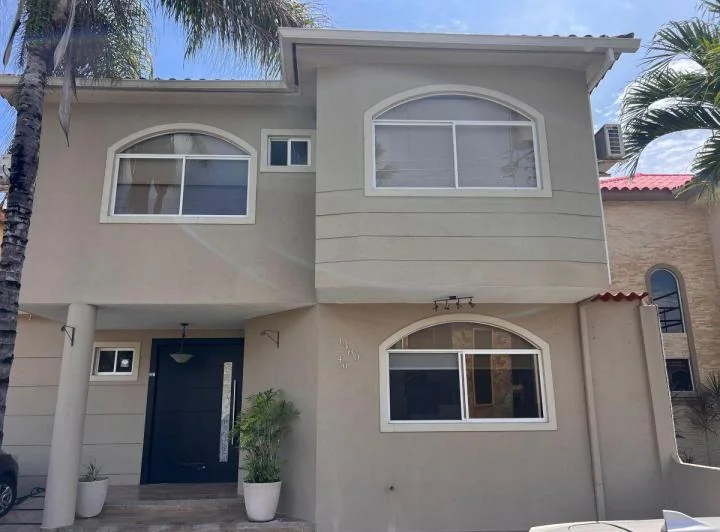 Se Vende Casa Urb. Portal Al Sol Via a La Costa, Guayas — imagen 1