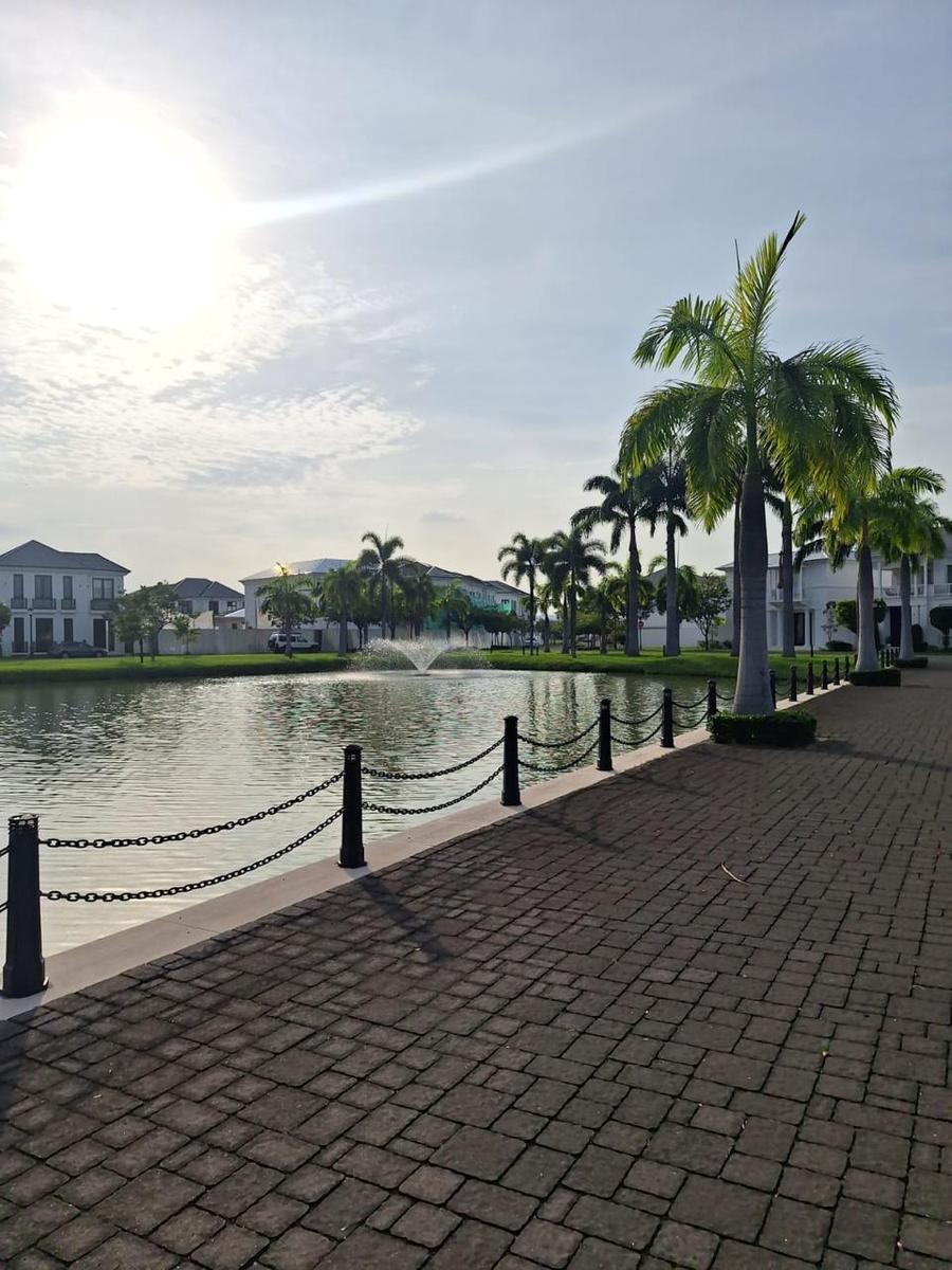 Aires del Batan Hermoso Terreno en Venta Vista Al Lago Central, Guayas — imagen 3