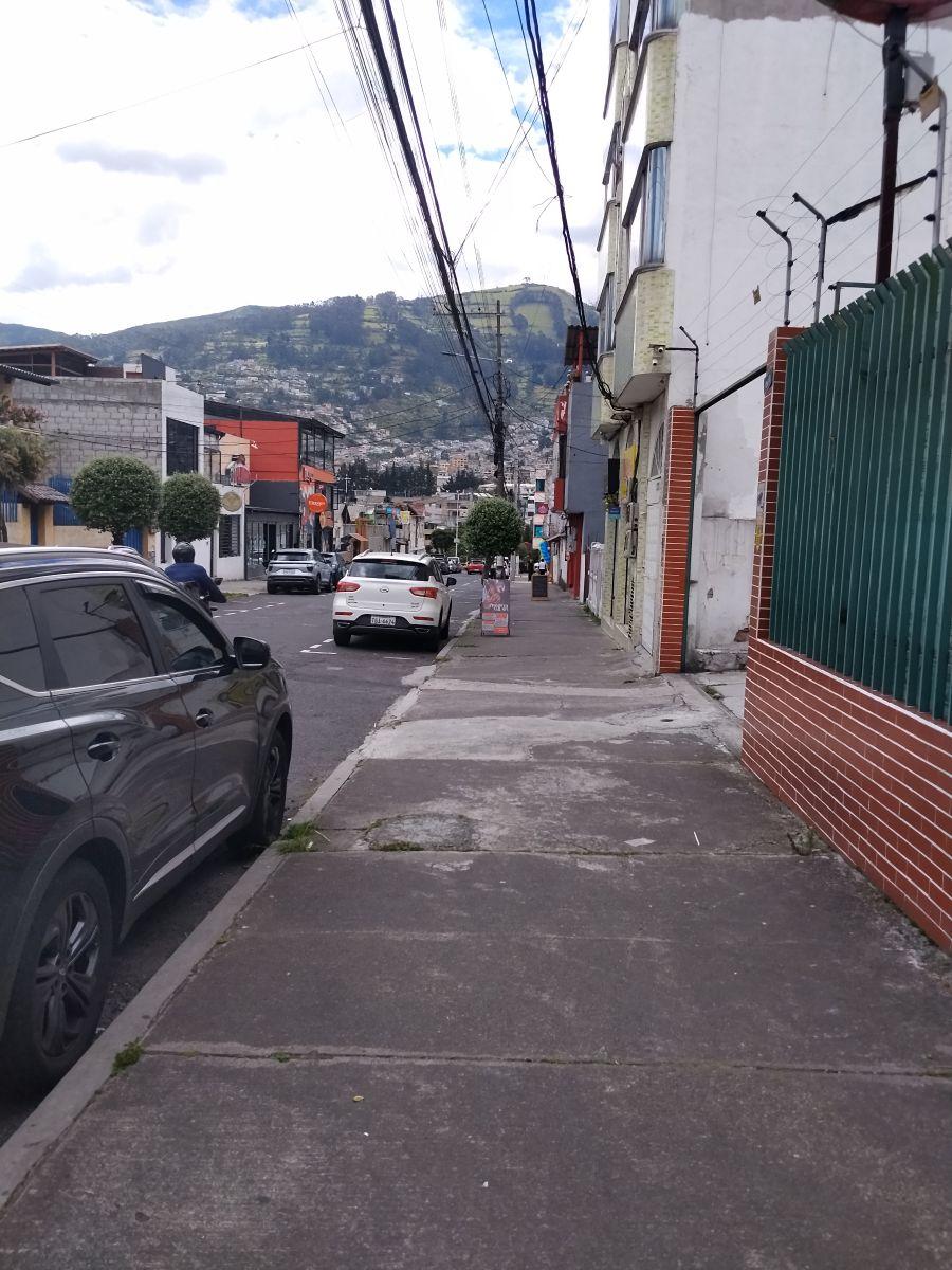 Villa Flora, Calle Gonzalo Dias de Pineda, Vendo Casa 488 m² Construcc. 240 m² Terreno, Muy Comercial — imagen 5