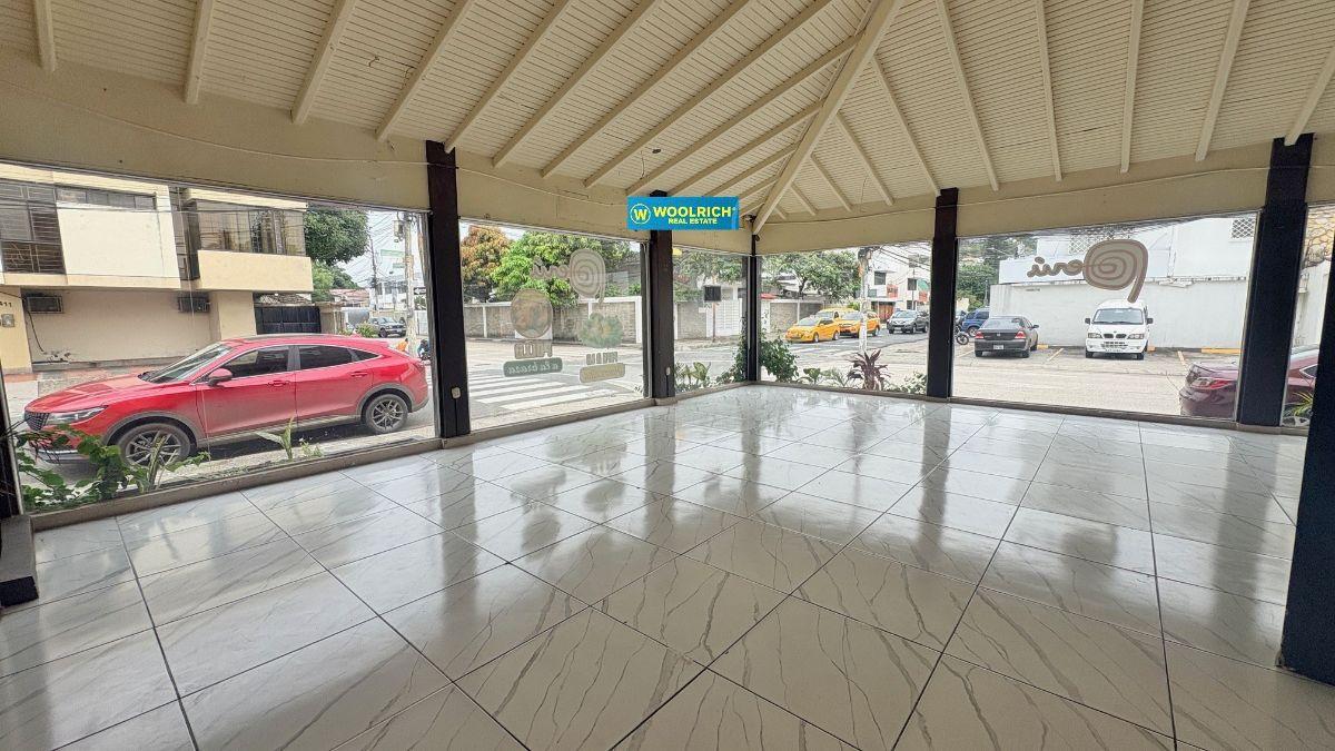 Urdesa, Vendo Casa Rentera, 3 Locales. Corredor Comercial, 480 m², Guayas — imagen 10