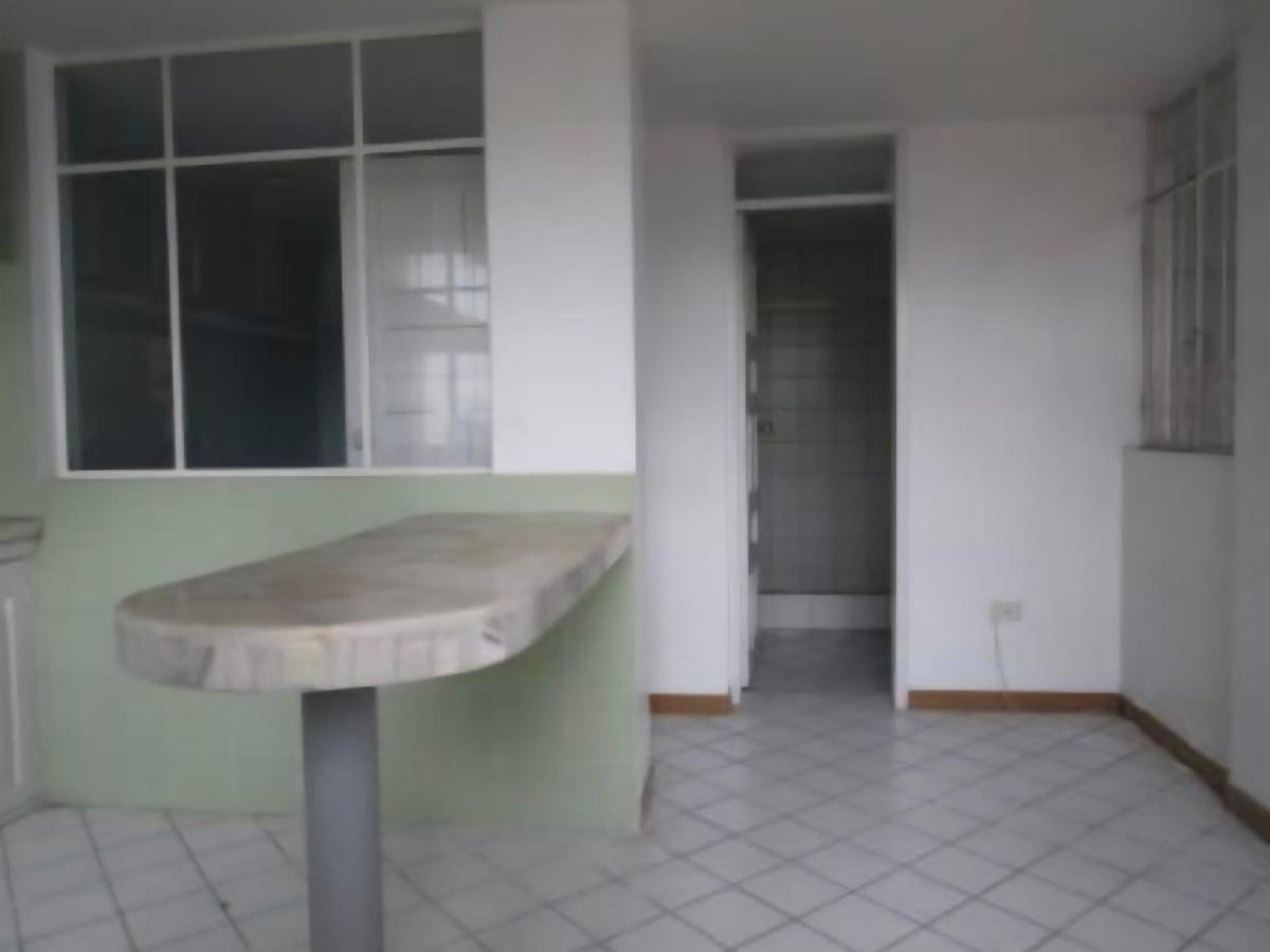 En Venta Casa con Terreno 500 m² Esquinero - Cotocollao — imagen 2