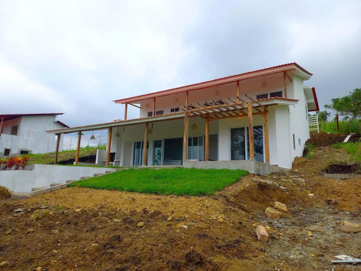 Vendo Espectacular Casa Campestre por Estrenar en Olón Vía San Vicente de Loja — imagen 8