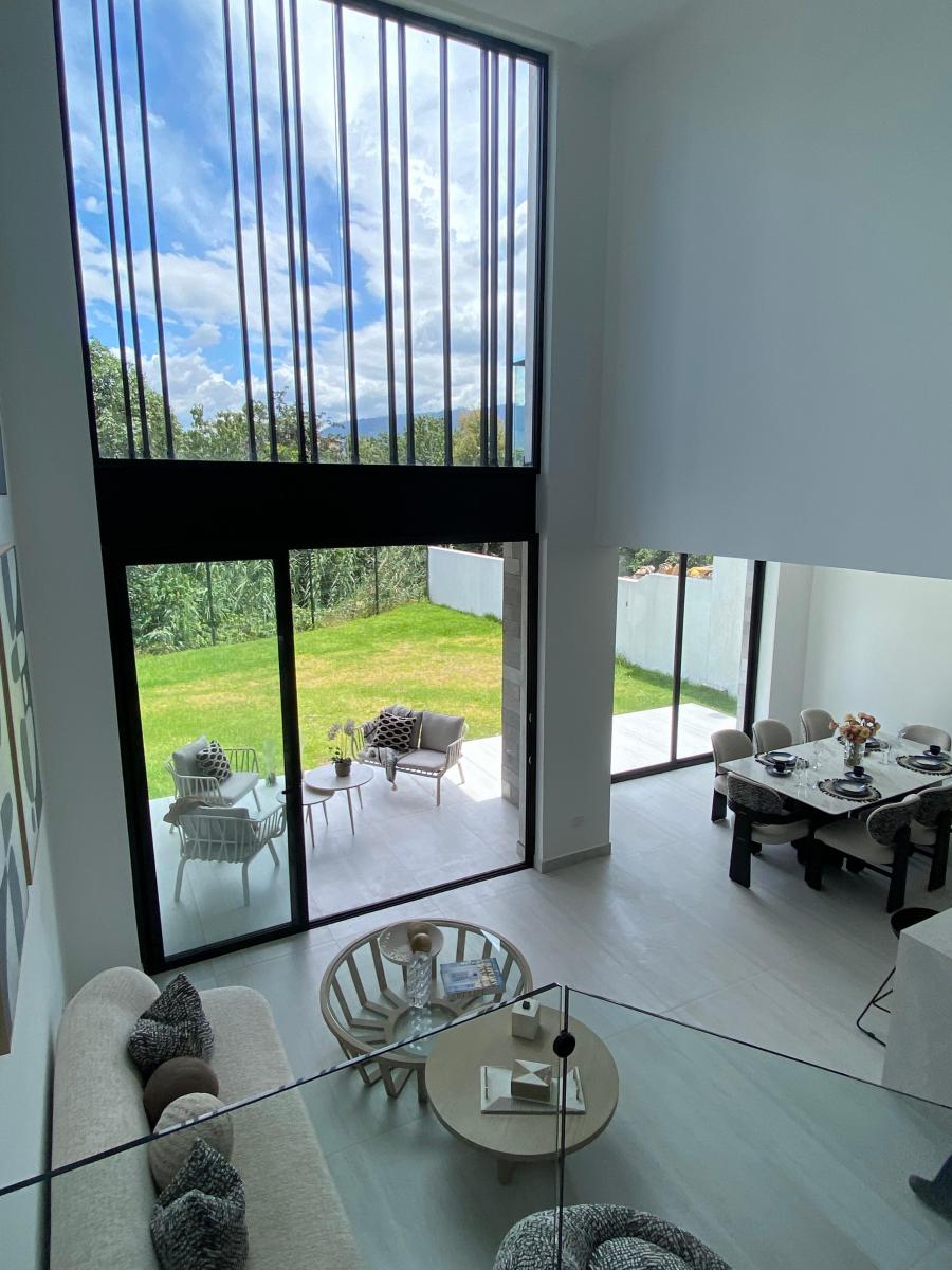 Casa Doble Altura, No Adosada, Acabados de Lujo. Piscina, Gym, Zona Pet, Etc. Ruta Viva. Provincia de Pichincha — imagen 10