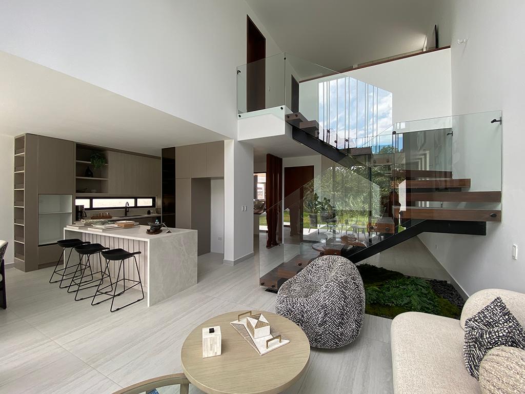 Casa Doble Altura, No Adosada, Acabados de Lujo. Piscina, Gym, Zona Pet, Etc. Ruta Viva. Provincia de Pichincha — imagen 7