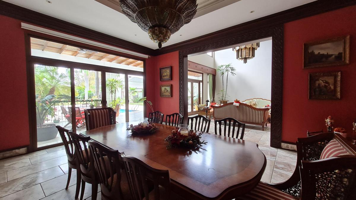 Casa en Venta Amplia, 3 Dorm. Cine, Piscina y Villa Independiente - Urb. El Cortijo, Samborondón, Guayas — imagen 10
