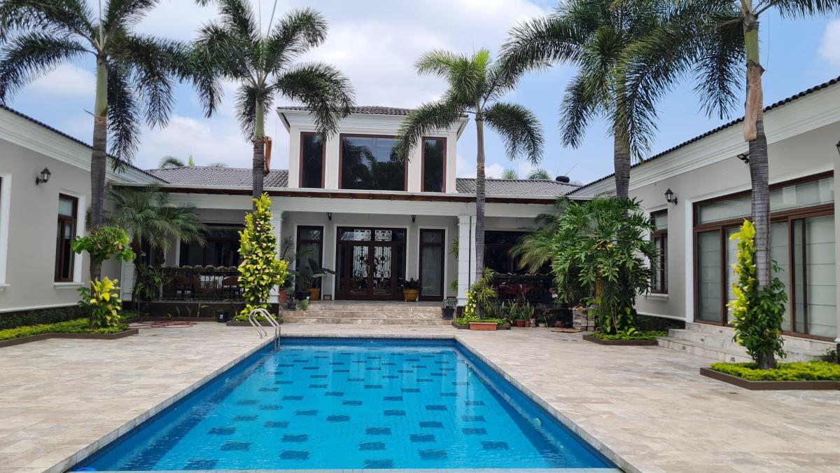 Casa en Venta Amplia, 3 Dorm. Cine, Piscina y Villa Independiente - Urb. El Cortijo, Samborondón, Guayas — imagen 8