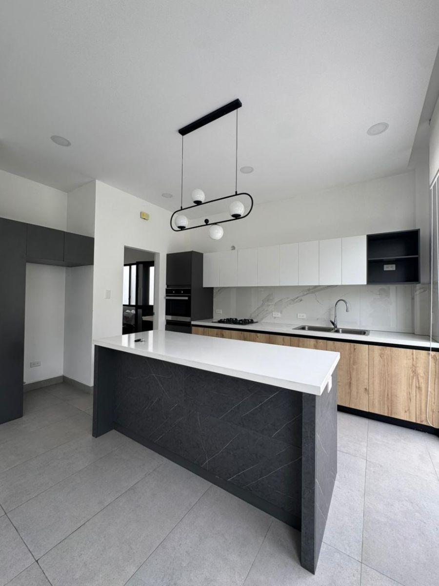 Moderna Casa Arboleda Ciudad Celeste, Guayas — imagen 6