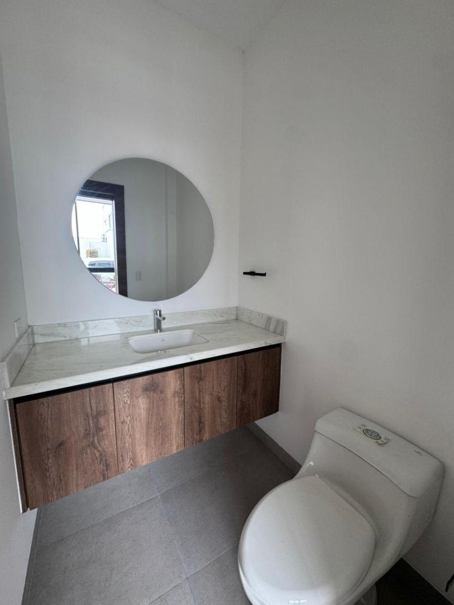 Moderna Casa Arboleda Ciudad Celeste, Guayas — imagen 4