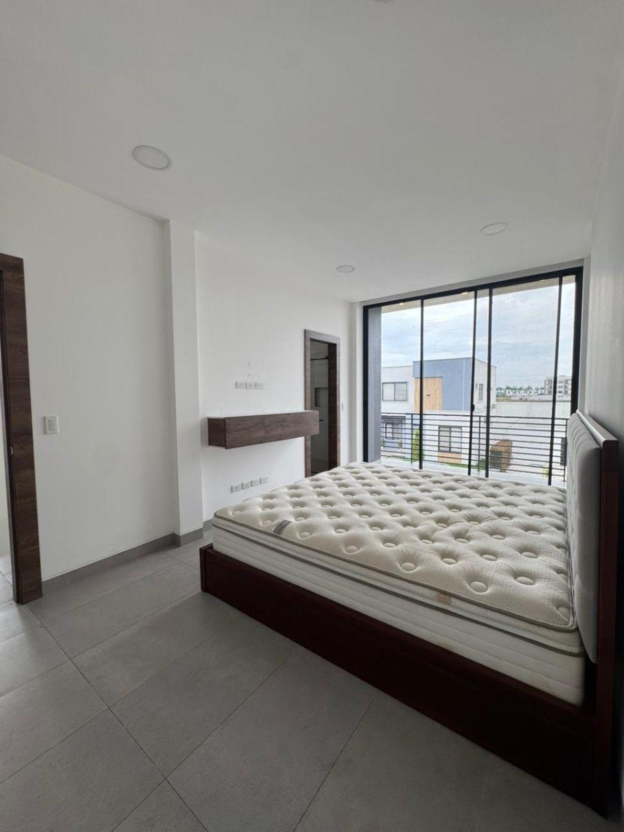 Moderna Casa Arboleda Ciudad Celeste, Guayas — imagen 2