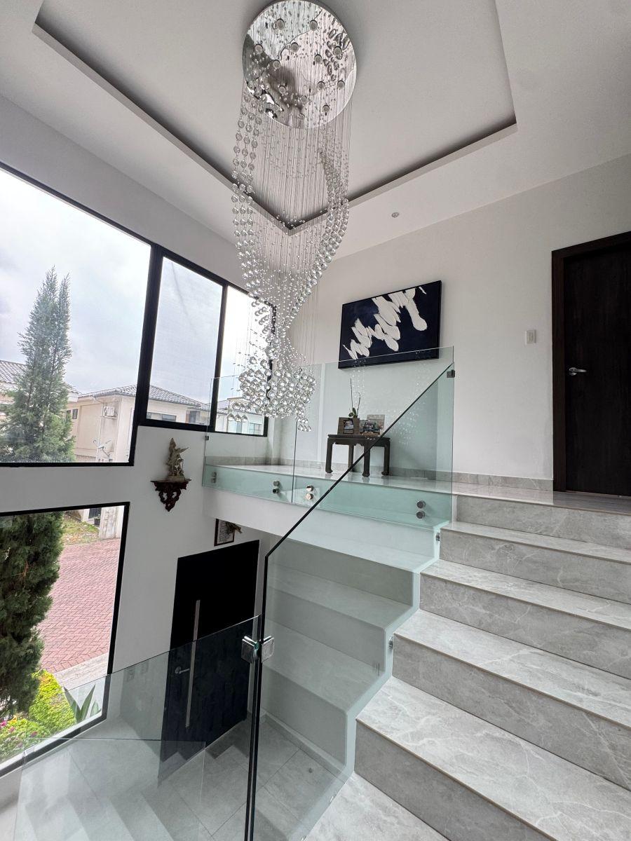 Vendo Moderna, Casa de Diseño en Punta Esmeraldas, 3 Dorm., Piscina, Terraza, Cocina Americana, Guayas — imagen 9