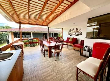 Mv - Sector Tumbaco, en Venta de Oportunidad por Viaje, Dpto 2d 300,85 m², Una Sola Planta — imagen 4