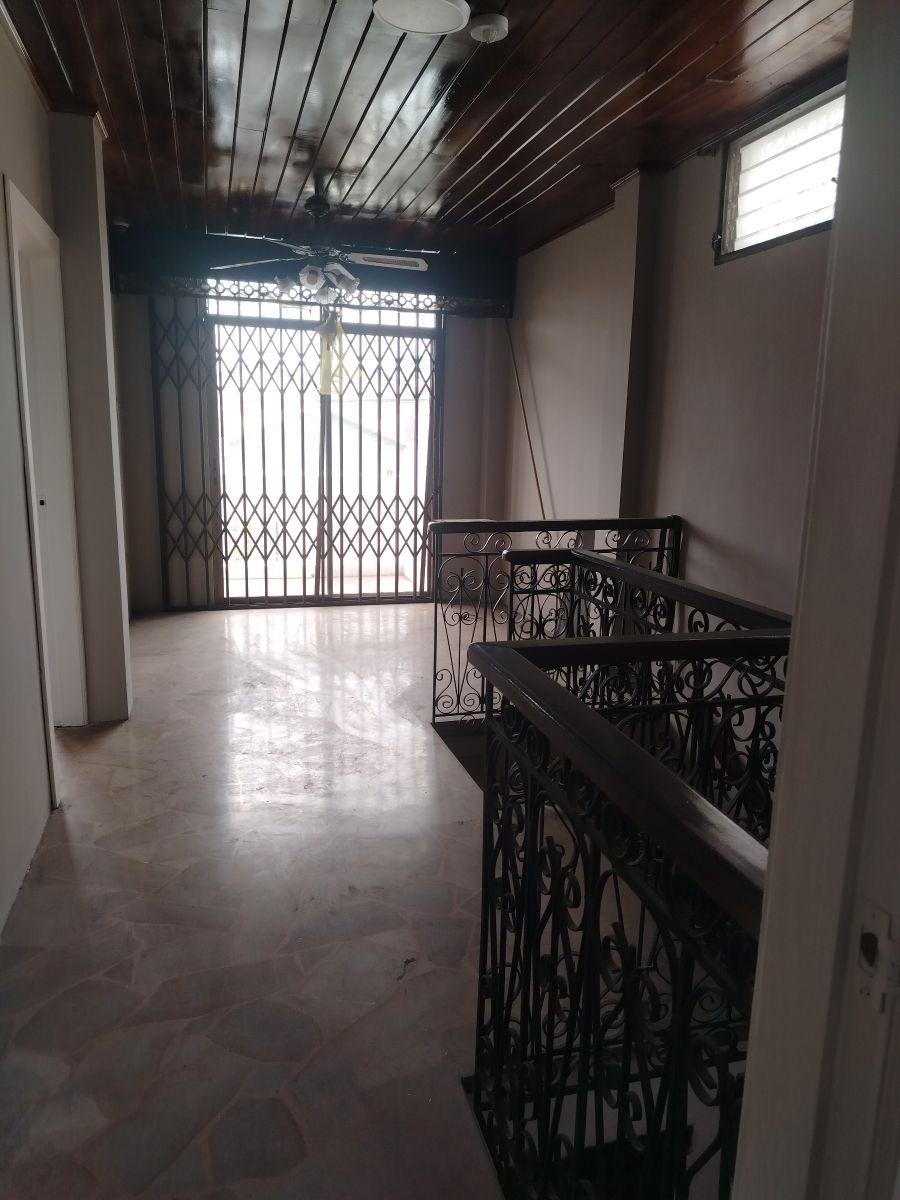 Casa con 160 m² de Terreno y 4 Habitaciones en Venta en Garzota, Guayas — imagen 4