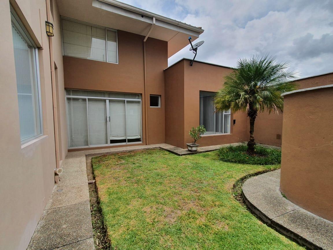 Vendo Fabulosa Casa en Cumbaya con Piscina en Urbanización - Precio de Oportunidad — imagen 10