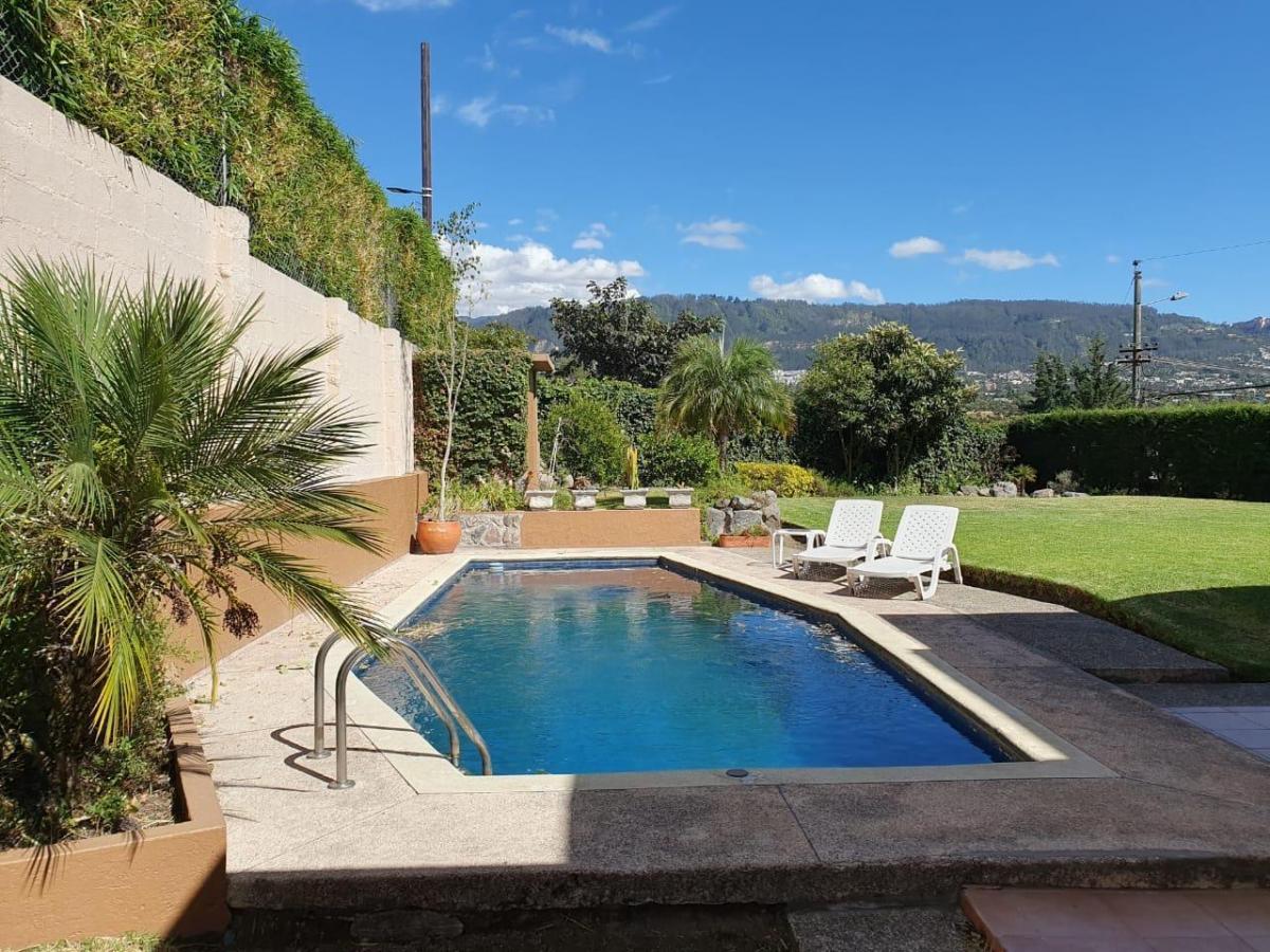 Vendo Fabulosa Casa en Cumbaya con Piscina en Urbanización - Precio de Oportunidad — imagen 9