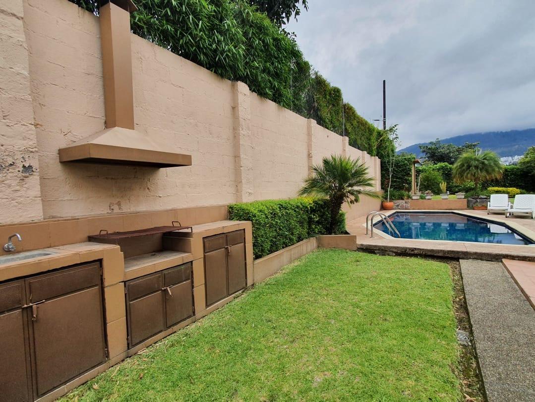 Vendo Fabulosa Casa en Cumbaya con Piscina en Urbanización - Precio de Oportunidad — imagen 7