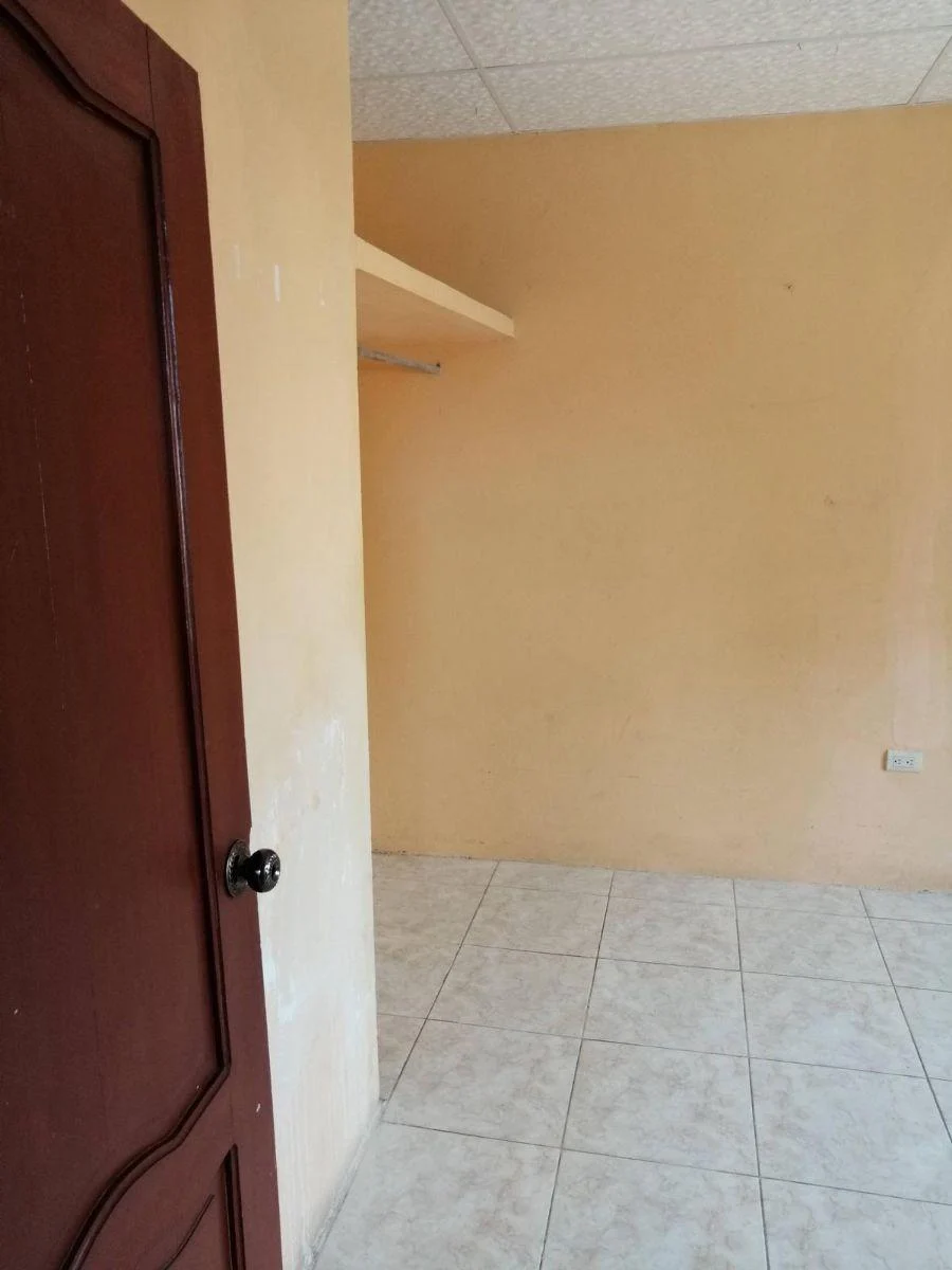 Venta de Casa Rentera Av José de Antepara - A. Maidana, Guayas — imagen 3