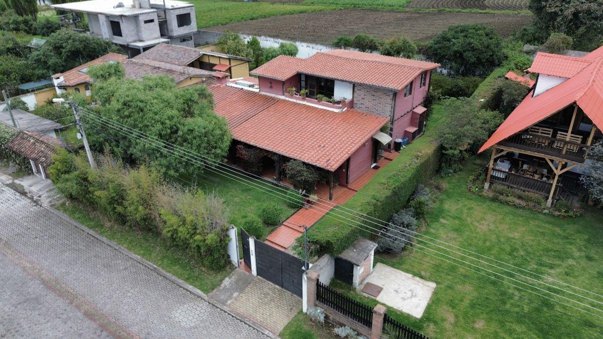 Puembo, Cerca Nuevos Colegios, Venta Casa con Amplio Jardin. Provincia de Pichincha — imagen 9