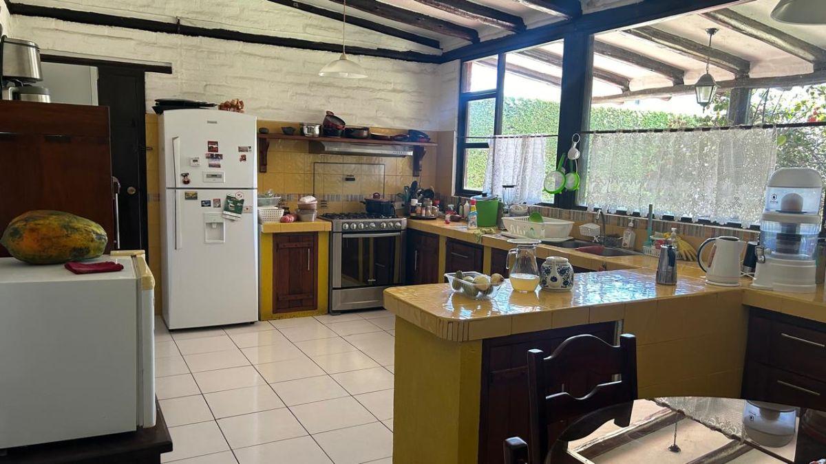 Puembo, Cerca Nuevos Colegios, Venta Casa con Amplio Jardin. Provincia de Pichincha — imagen 2
