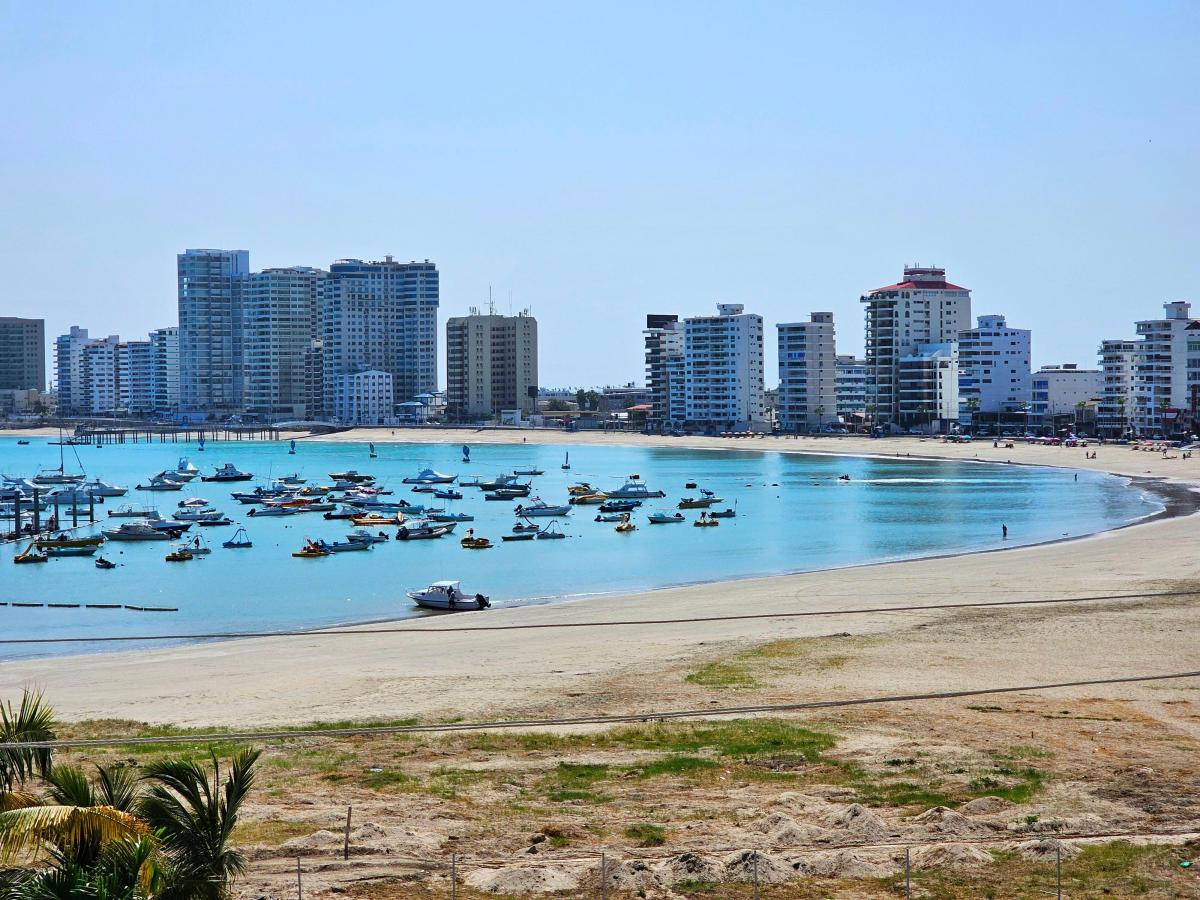 Vendo o Alquilo Lindo Departamento con Espectacula Vista Al Oceano de Salinas — imagen 9