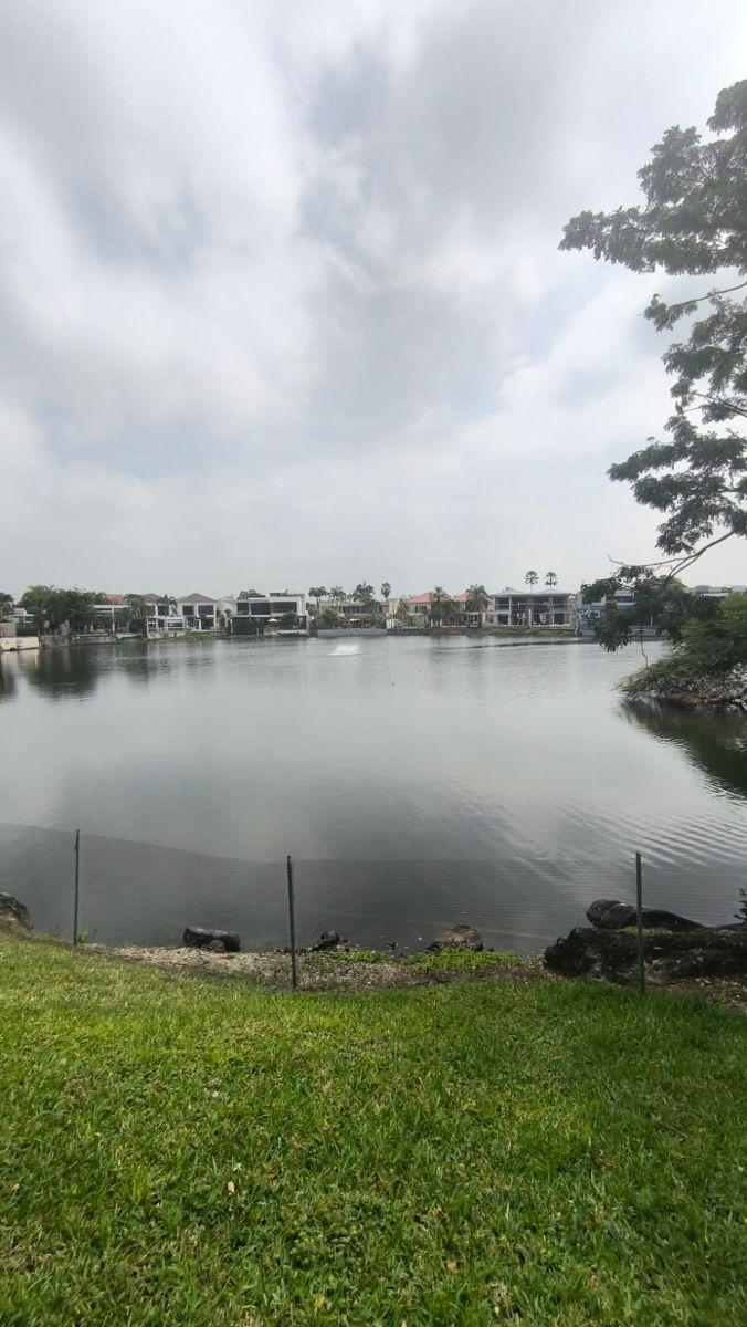 Venta de Terreno Urb. La Laguna Via Samborondon, Guayas — imagen 2