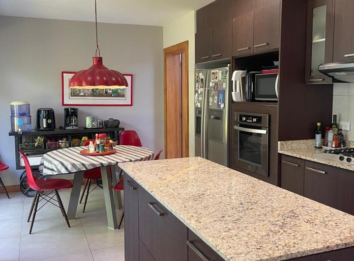 Vendo Linda Casa con Jardines Terraza - Sector Santa Lucia Alta — imagen 4