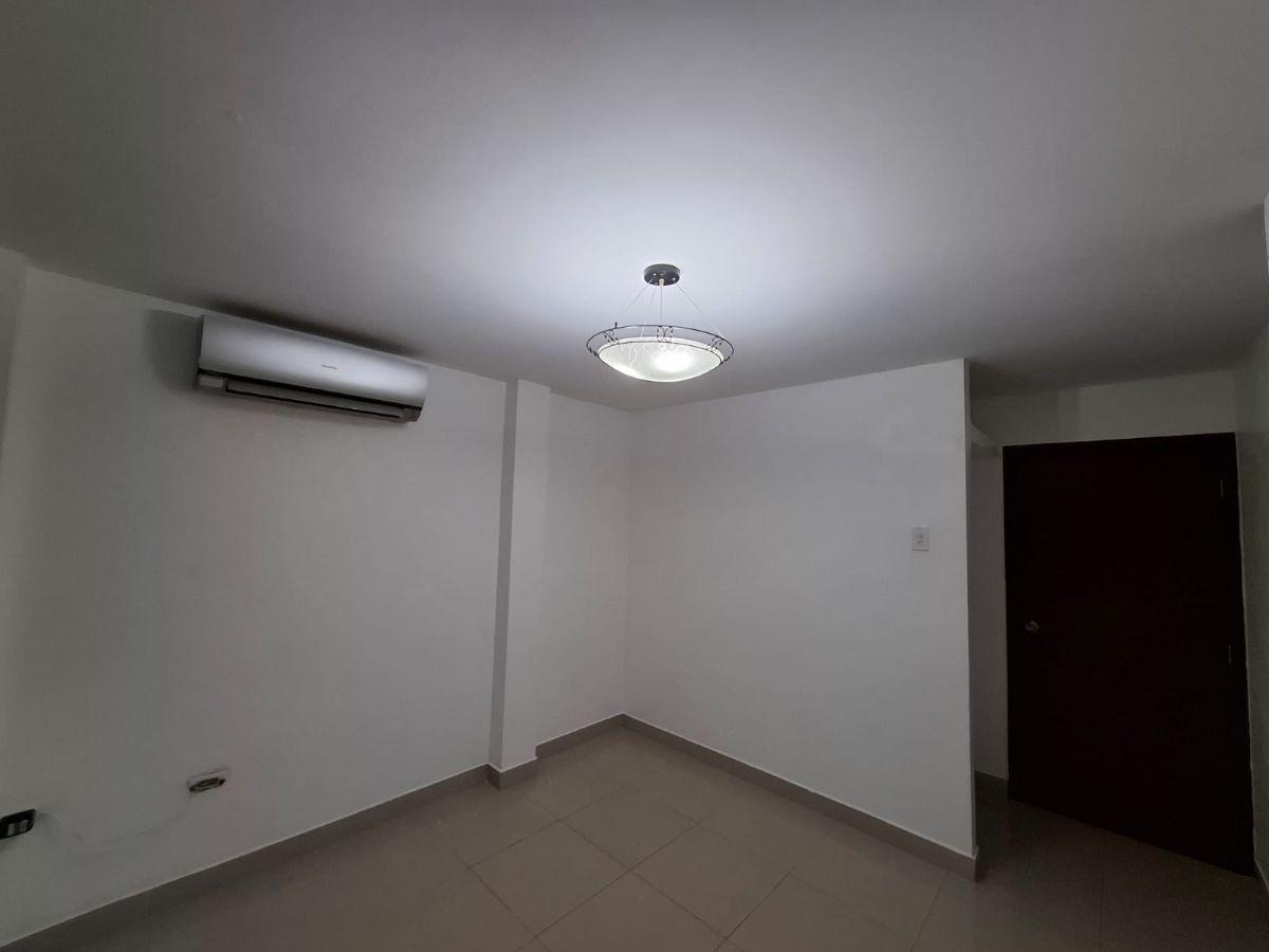 Venta de Casa en Urbanización Castilla Samborondon/aurora, Guayas — imagen 9