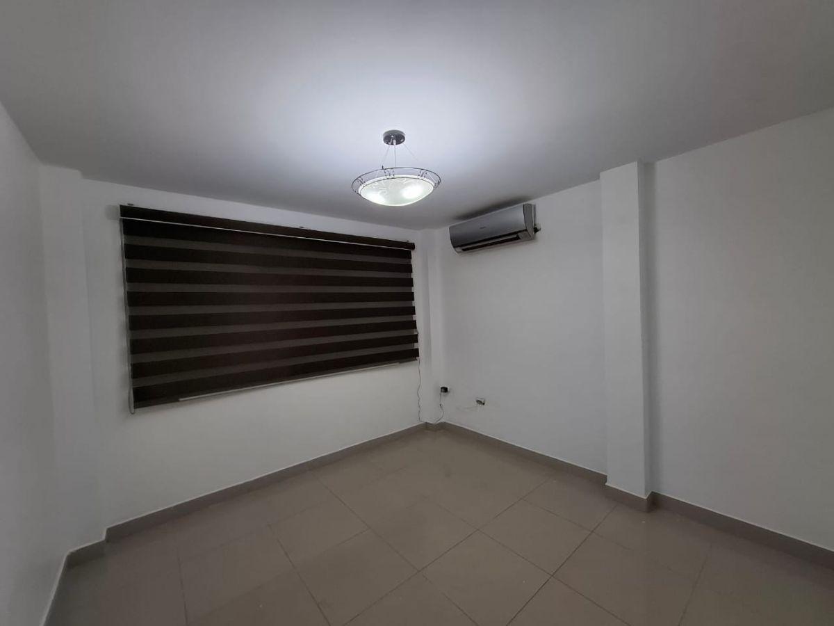 Venta de Casa en Urbanización Castilla Samborondon/aurora, Guayas — imagen 2