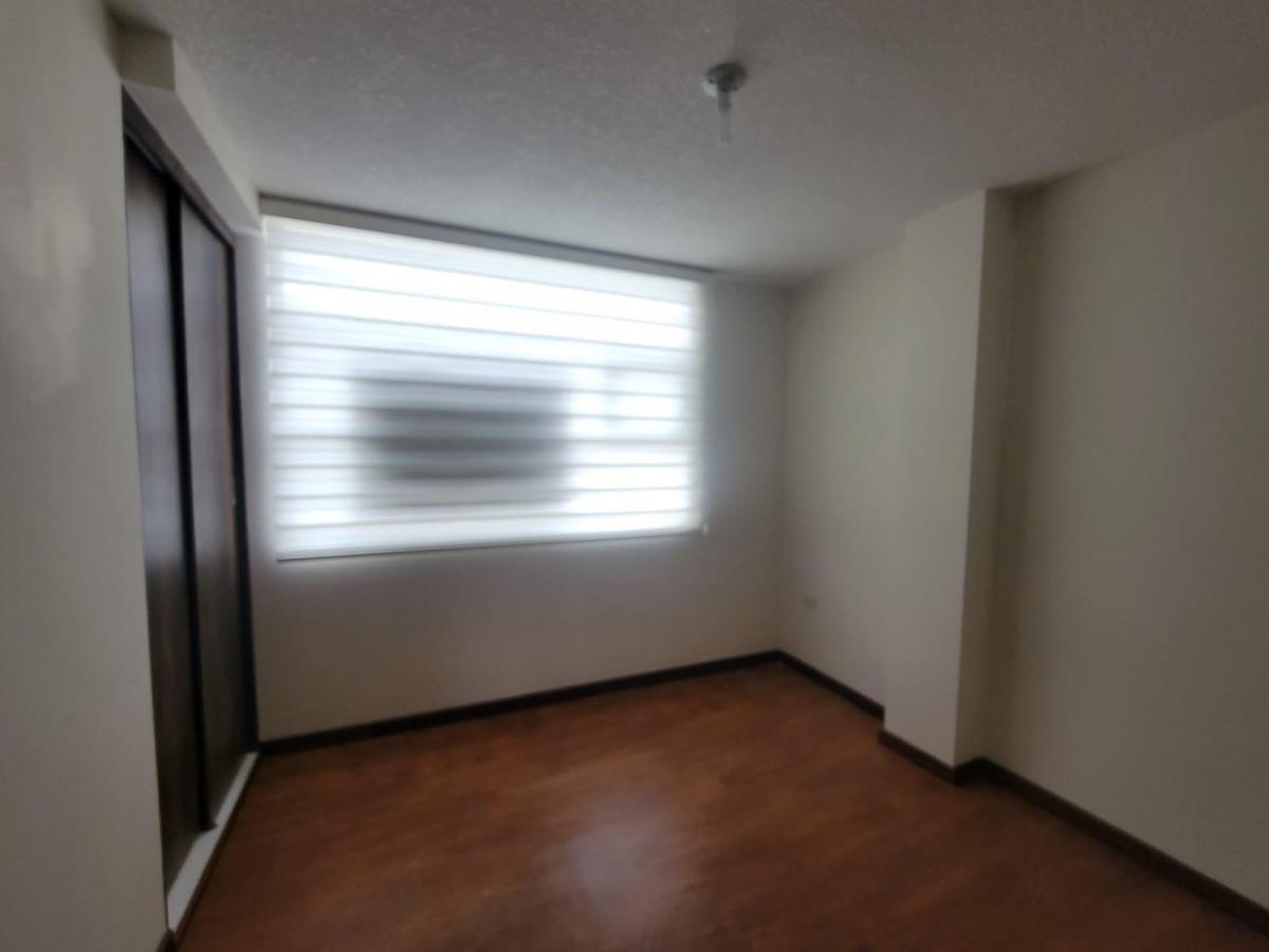 Hermosa Casa en El Conjunto Lisboa, Tungurahua — imagen 7