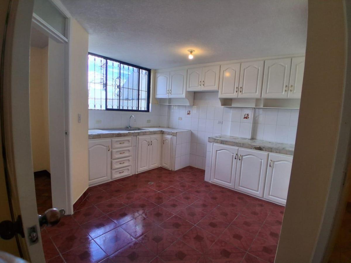 Vendo Casa Monteserrin 480 m² /10 Dorm./ con 375 m² Terreno — imagen 8