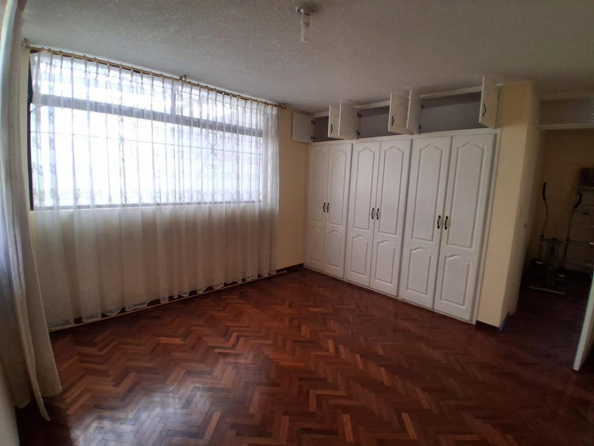Vendo Casa Monteserrin 480 m² /10 Dorm./ con 375 m² Terreno — imagen 6