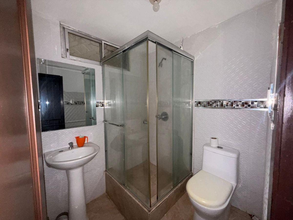 Venta de Casa en Urb Plaza Victoria / Mucho Lote 2 Norte de Guayaquil, Guayas — imagen 5