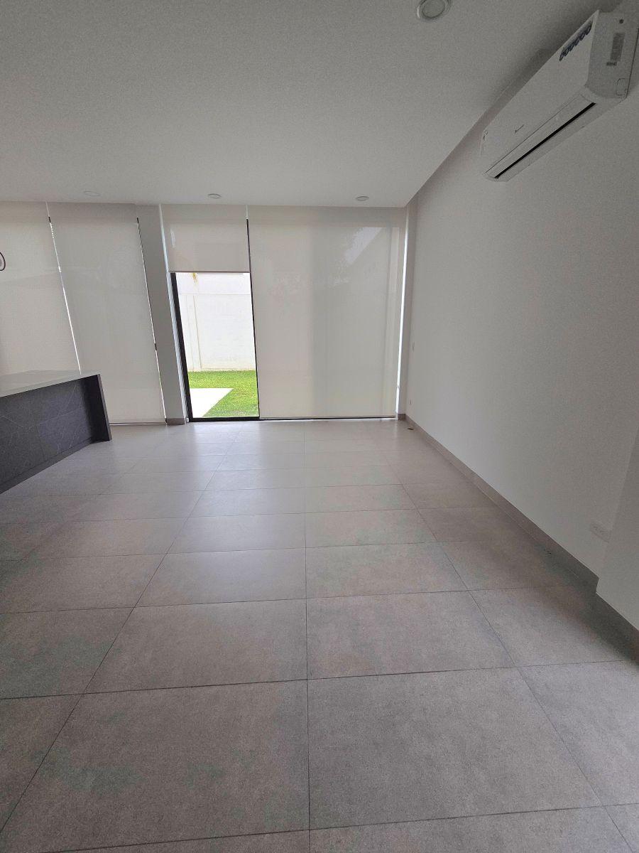 Moderna y Espaciosa Casa de 4 Habitaciones, Guayas — imagen 9