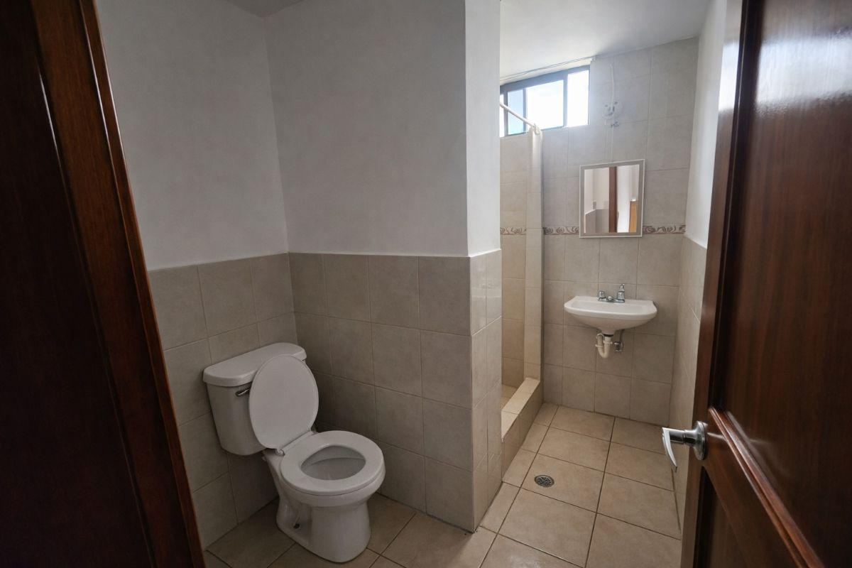 Se Vende Casa Rentera en Zabala, Ubicada en Calle: de Los Arrieros Principal Al Norte de Quito. Provincia de Pichincha — imagen 4